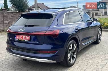 Внедорожник / Кроссовер Audi e-tron 2021 в 