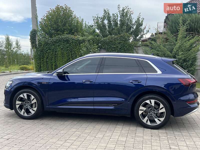Внедорожник / Кроссовер Audi e-tron 2021 в Ровно