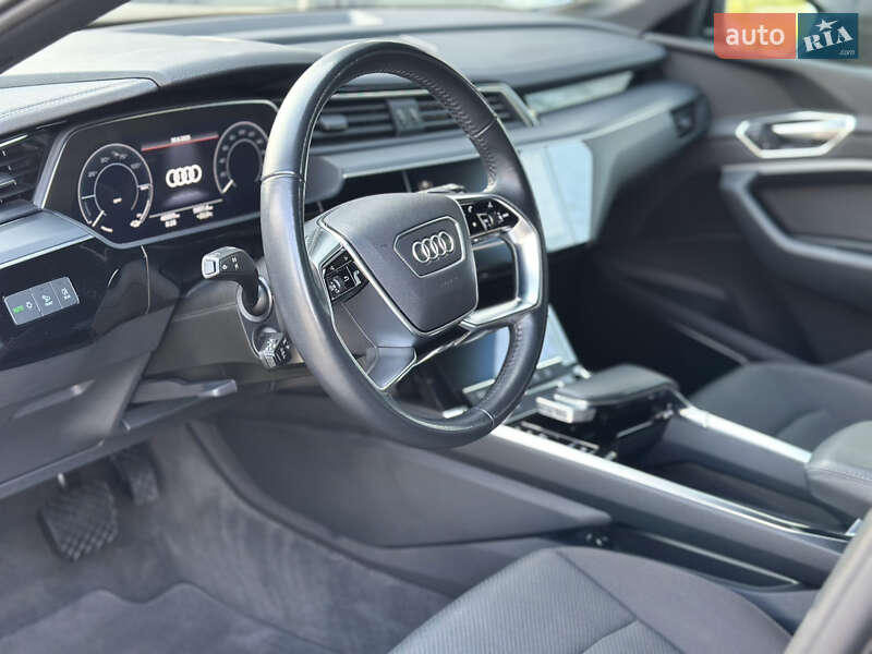 Внедорожник / Кроссовер Audi e-tron 2021 в Ужгороде