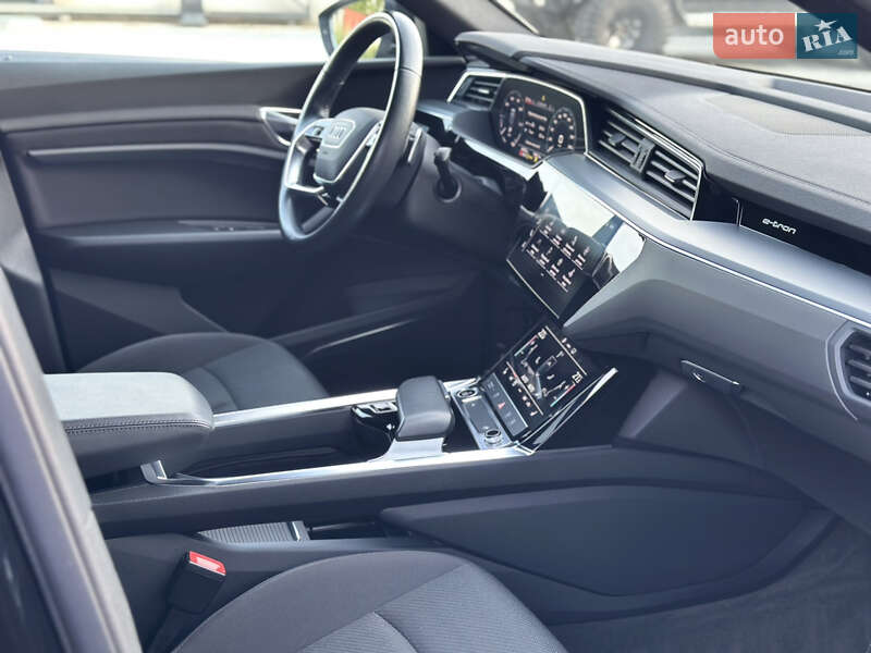 Внедорожник / Кроссовер Audi e-tron 2021 в Ужгороде