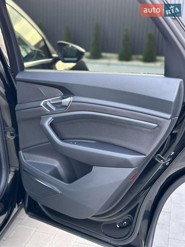 Внедорожник / Кроссовер Audi e-tron 2021 в Ужгороде