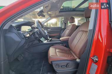 Внедорожник / Кроссовер Audi e-tron 2021 в 
