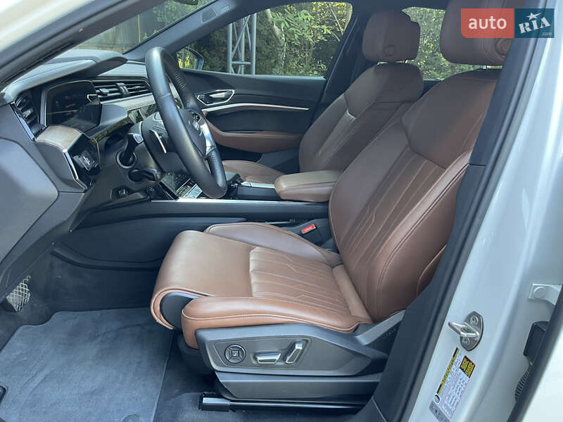 Позашляховик / Кросовер Audi e-tron 2019 в Рівному