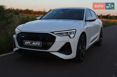 Внедорожник / Кроссовер Audi e-tron 2022 в 