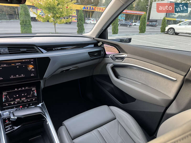 Внедорожник / Кроссовер Audi e-tron 2019 в Тернополе