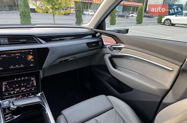 Внедорожник / Кроссовер Audi e-tron 2019 в 