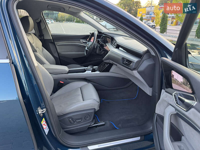 Позашляховик / Кросовер Audi e-tron 2019 в Тернополі