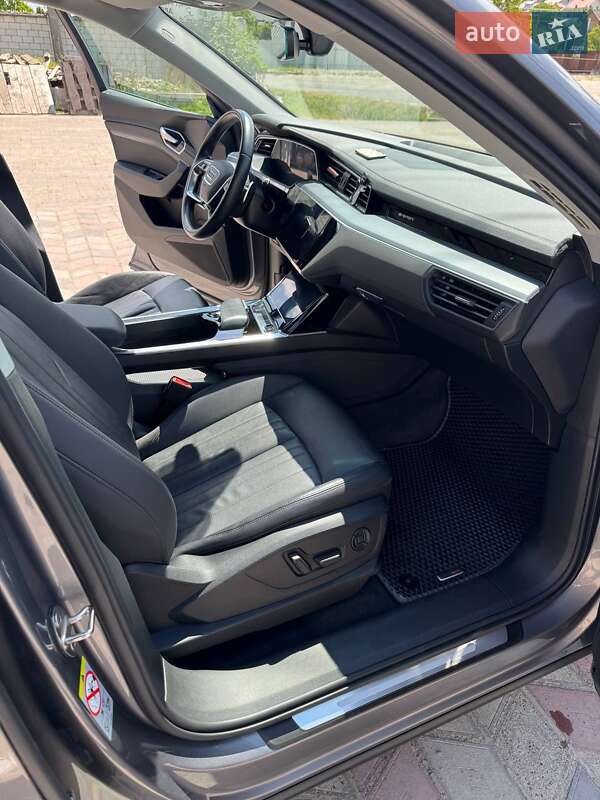 Позашляховик / Кросовер Audi e-tron 2019 в Миколаєві фото 11 Позашляховик / Кросовер Audi e-tron 2019 в Миколаєві