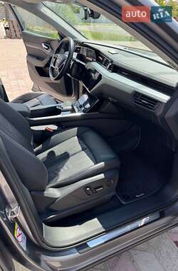 Внедорожник / Кроссовер Audi e-tron 2019 в 