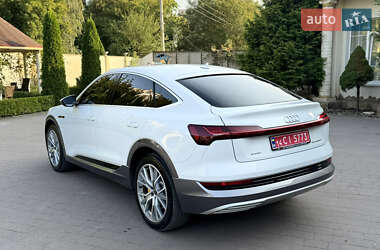 Позашляховик / Кросовер Audi e-tron 2023 в 