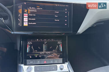 Позашляховик / Кросовер Audi e-tron 2023 в 