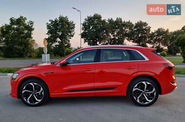 Внедорожник / Кроссовер Audi e-tron 2021 в 