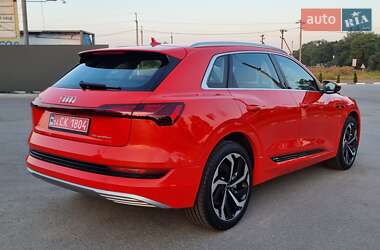 Внедорожник / Кроссовер Audi e-tron 2021 в 