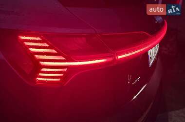 Позашляховик / Кросовер Audi e-tron 2019 в 