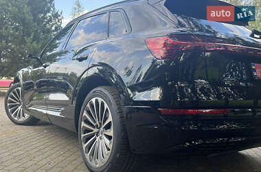 Внедорожник / Кроссовер Audi e-tron 2020 в 