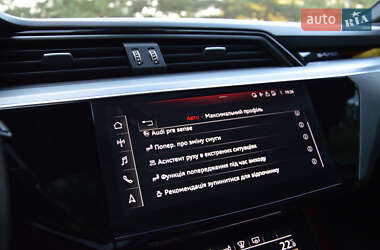 Внедорожник / Кроссовер Audi e-tron 2020 в 