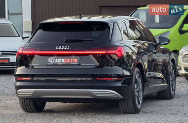 Внедорожник / Кроссовер Audi e-tron 2020 в 