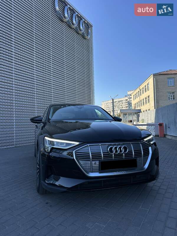 Внедорожник / Кроссовер Audi e-tron 2021 в Киеве фото 3 Внедорожник / Кроссовер Audi e-tron 2021 в Киеве