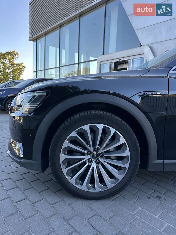 Внедорожник / Кроссовер Audi e-tron 2021 в Киеве фото 17 Внедорожник / Кроссовер Audi e-tron 2021 в Киеве