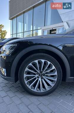 Внедорожник / Кроссовер Audi e-tron 2021 в 