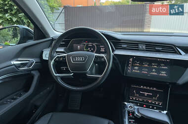 Позашляховик / Кросовер Audi e-tron 2020 в 