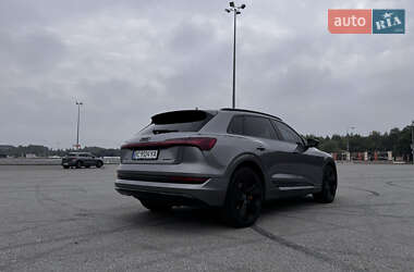 Внедорожник / Кроссовер Audi e-tron 2022 в 