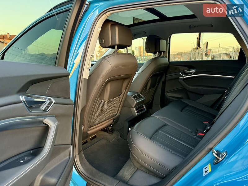 Внедорожник / Кроссовер Audi e-tron 2019 в Киеве