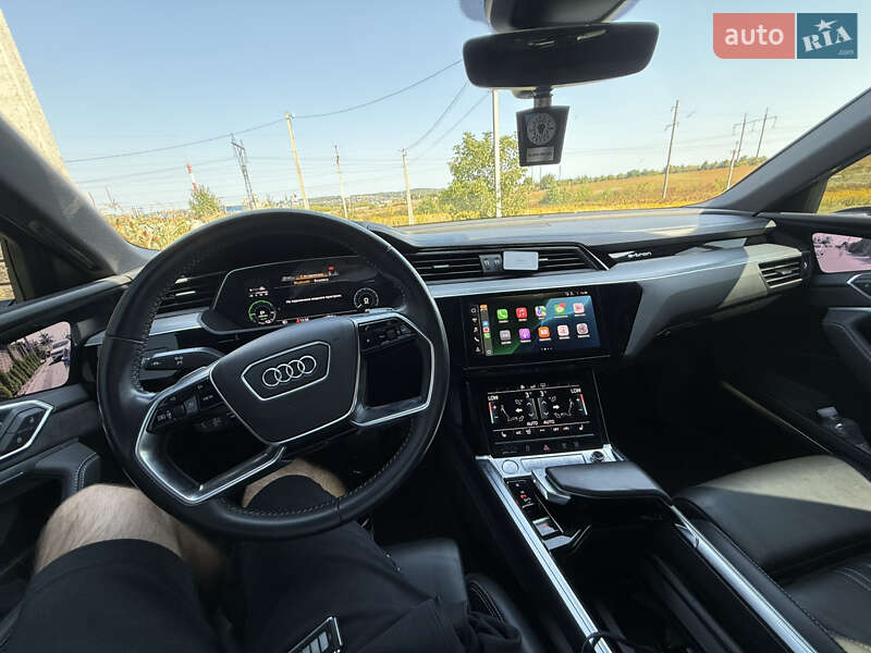 Внедорожник / Кроссовер Audi e-tron 2019 в Ровно фото 12 Внедорожник / Кроссовер Audi e-tron 2019 в Ровно