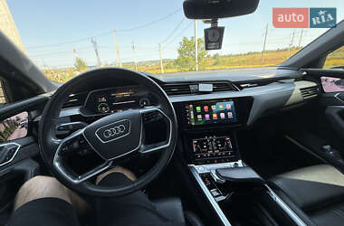Позашляховик / Кросовер Audi e-tron 2019 в 