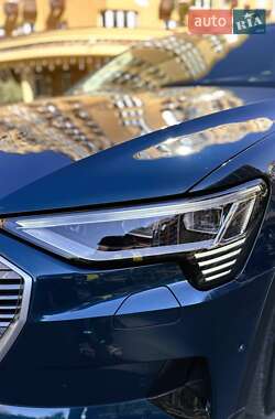 Внедорожник / Кроссовер Audi e-tron 2018 в 