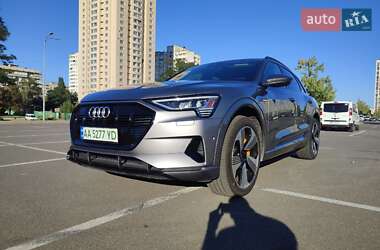 Внедорожник / Кроссовер Audi e-tron 2021 в 