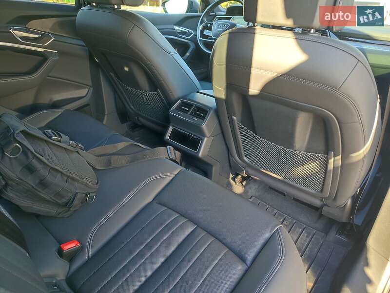 Внедорожник / Кроссовер Audi e-tron 2021 в Киеве фото 25 Внедорожник / Кроссовер Audi e-tron 2021 в Киеве