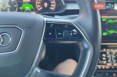 Внедорожник / Кроссовер Audi e-tron 2021 в 