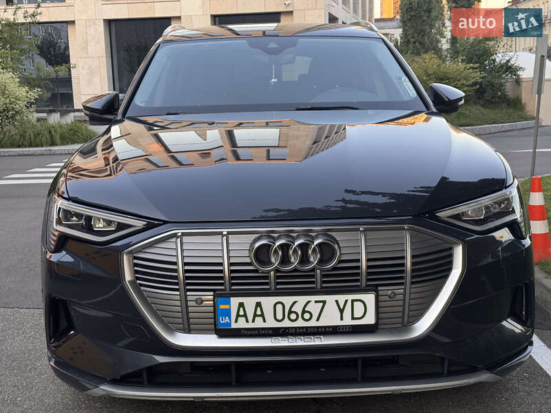 Внедорожник / Кроссовер Audi e-tron 2019 в Киеве