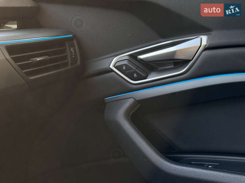 Внедорожник / Кроссовер Audi e-tron 2019 в Киеве