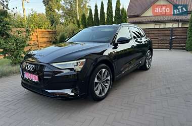 Внедорожник / Кроссовер Audi e-tron 2021 в 