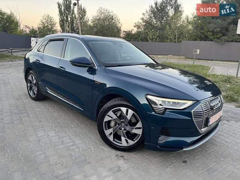 Позашляховик / Кросовер Audi e-tron 2020 в Дніпрі