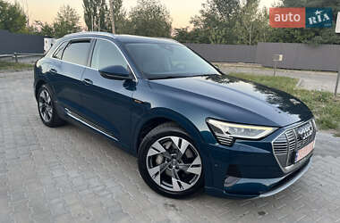 Внедорожник / Кроссовер Audi e-tron 2020 в 