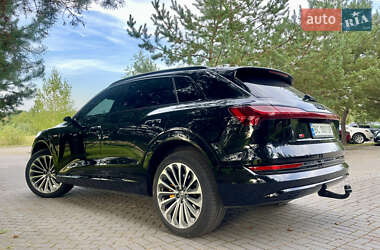 Внедорожник / Кроссовер Audi e-tron 2019 в 