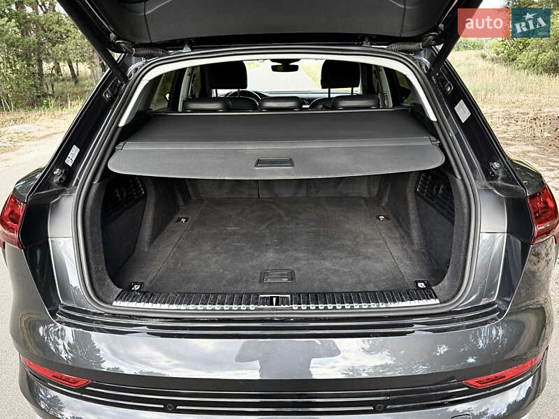 Внедорожник / Кроссовер Audi e-tron 2019 в Киеве