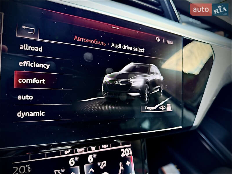 Внедорожник / Кроссовер Audi e-tron 2019 в Киеве