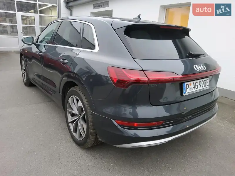 Audi e-tron
