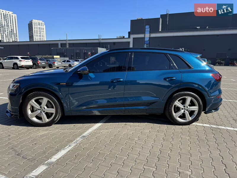 Позашляховик / Кросовер Audi e-tron 2019 в Києві фото 7 Позашляховик / Кросовер Audi e-tron 2019 в Києві
