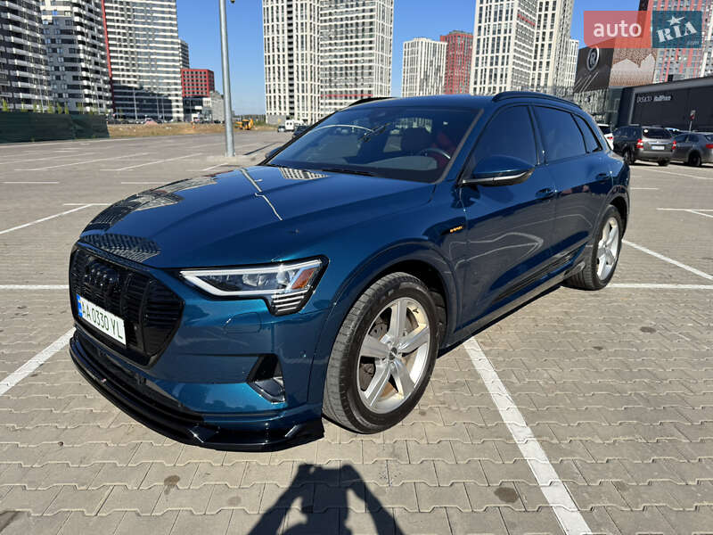 Позашляховик / Кросовер Audi e-tron 2019 в Києві фото 10 Позашляховик / Кросовер Audi e-tron 2019 в Києві