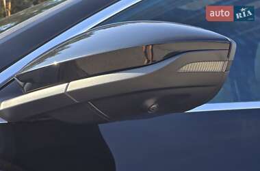 Внедорожник / Кроссовер Audi e-tron 2021 в 