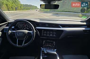Внедорожник / Кроссовер Audi e-tron 2021 в 