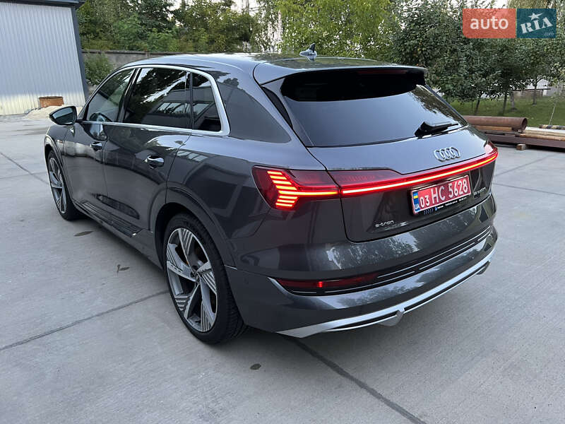 Внедорожник / Кроссовер Audi e-tron 2022 в Ровно фото 11 Внедорожник / Кроссовер Audi e-tron 2022 в Ровно