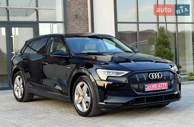 Внедорожник / Кроссовер Audi e-tron 2021 в 