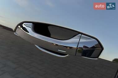 Внедорожник / Кроссовер Audi e-tron 2021 в 
