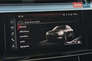 Внедорожник / Кроссовер Audi e-tron 2021 в 